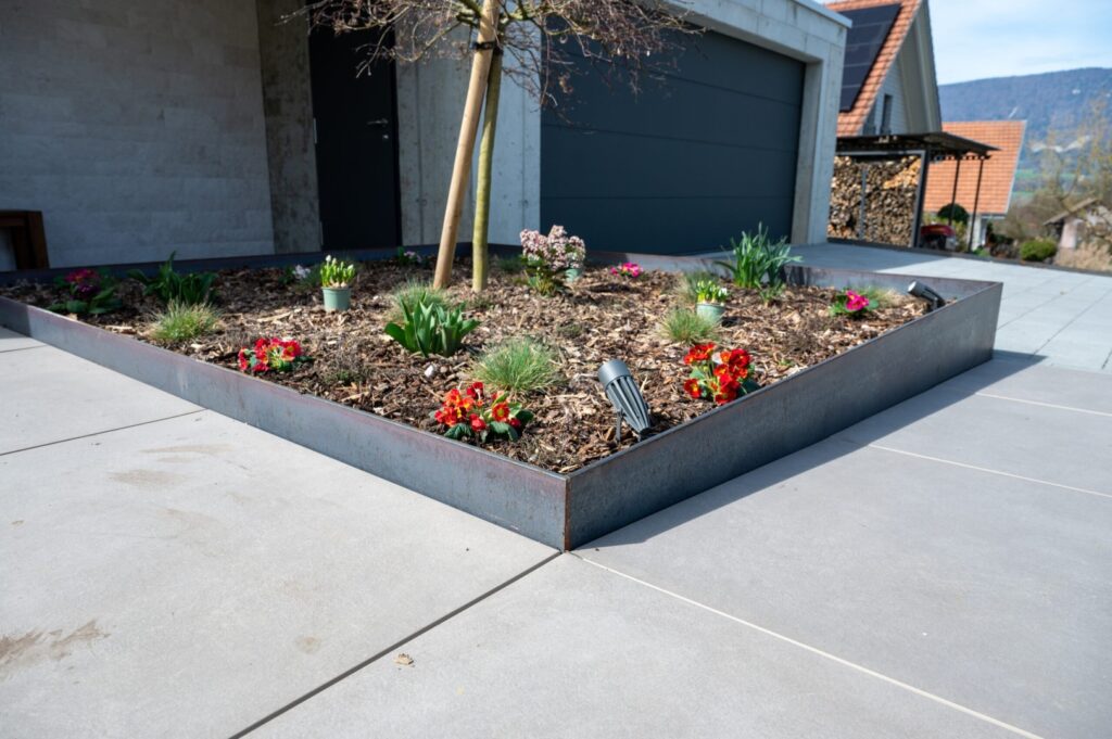 Eingangsrabatte mit Stahlabschluss